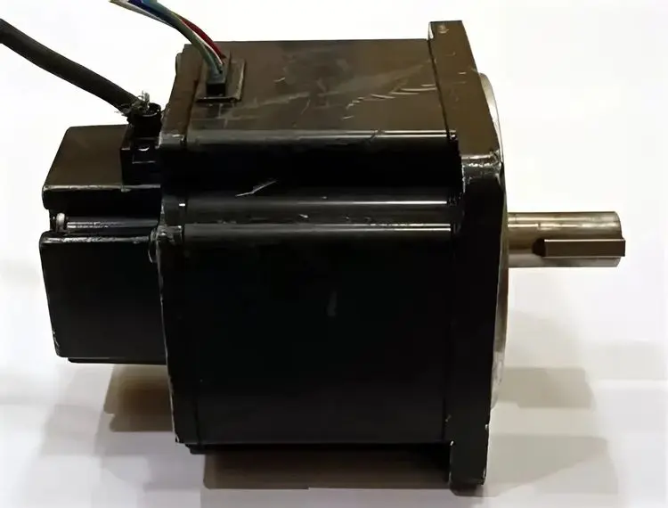 Компонентный ремонт платы управления сервопривода используем только оригинальные и проверенные запчасти