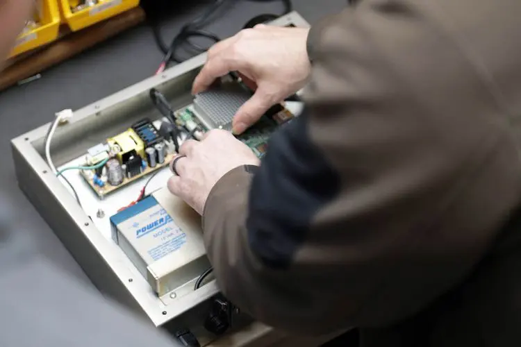 Ремонт промышленных компьютеров компонентный ремонт вместо дорогой замены